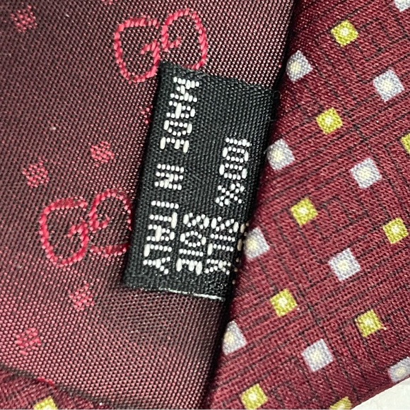 Gucci Designer Vintage Necktie Maroon Gray Squares G Logo 100% Silk - Picture 5 of 10